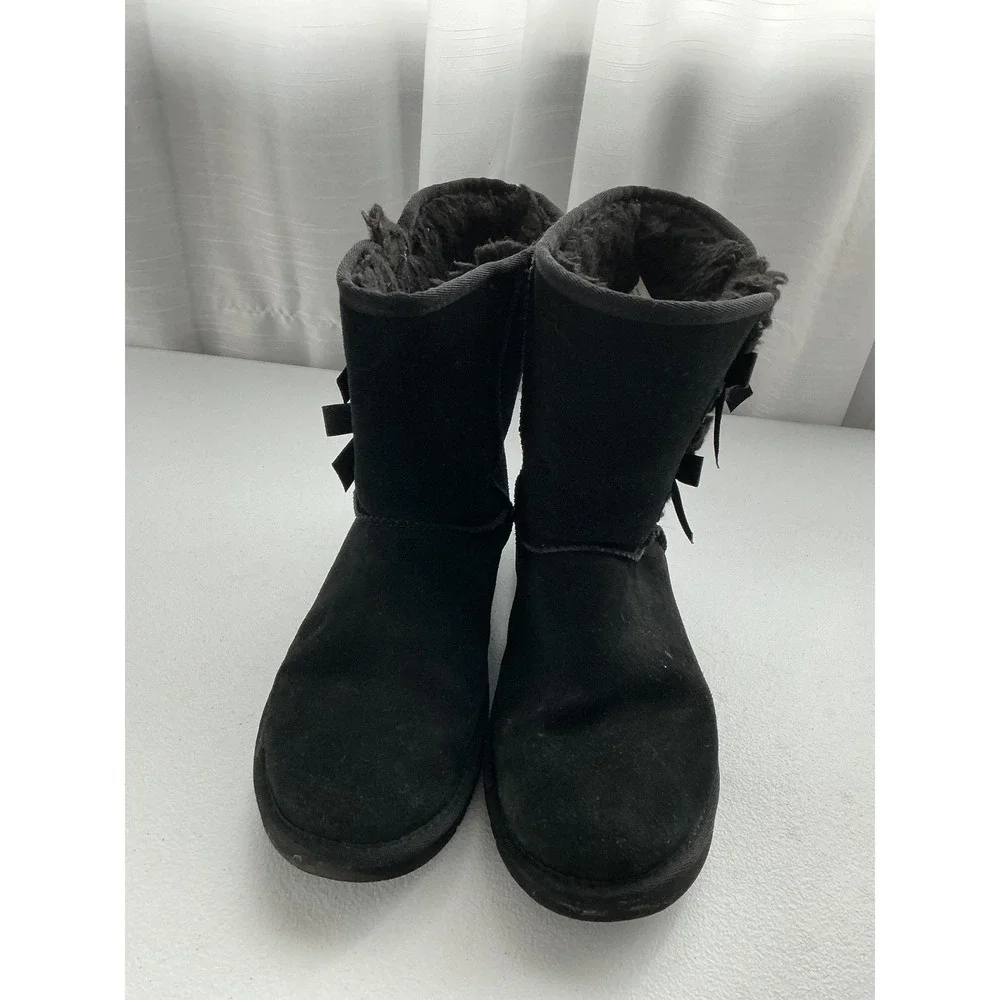 Koolaburra Black Suede Sheepskin Lined Boots with Bow Detail Women's Size US 8